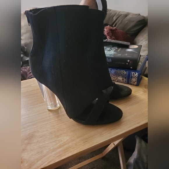 Missguided Black Peep Toe inner zip up Booties. Slightly used in great condition - Picture 4 of 4